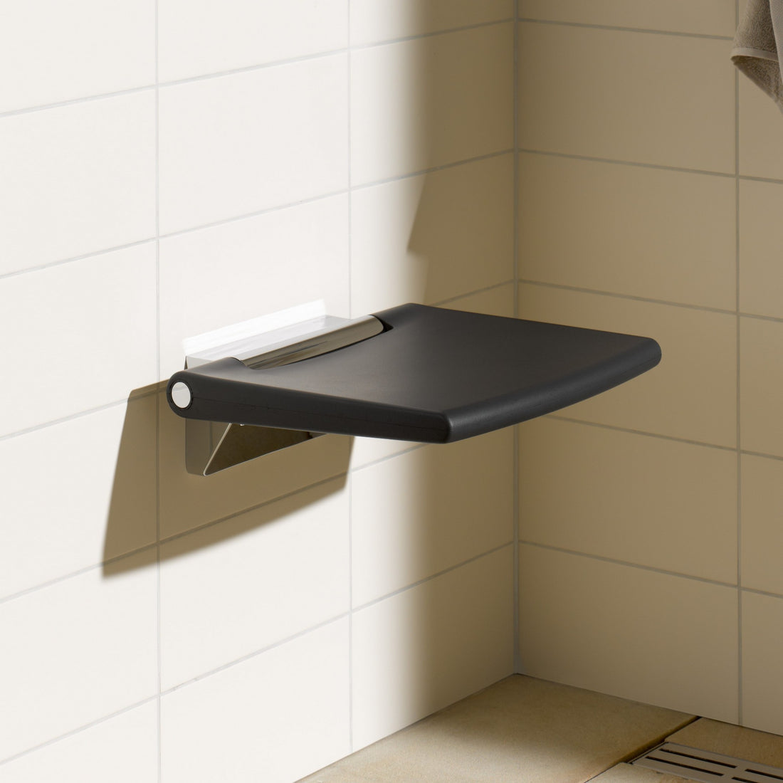 Keuco Plan Care Tip-up seat