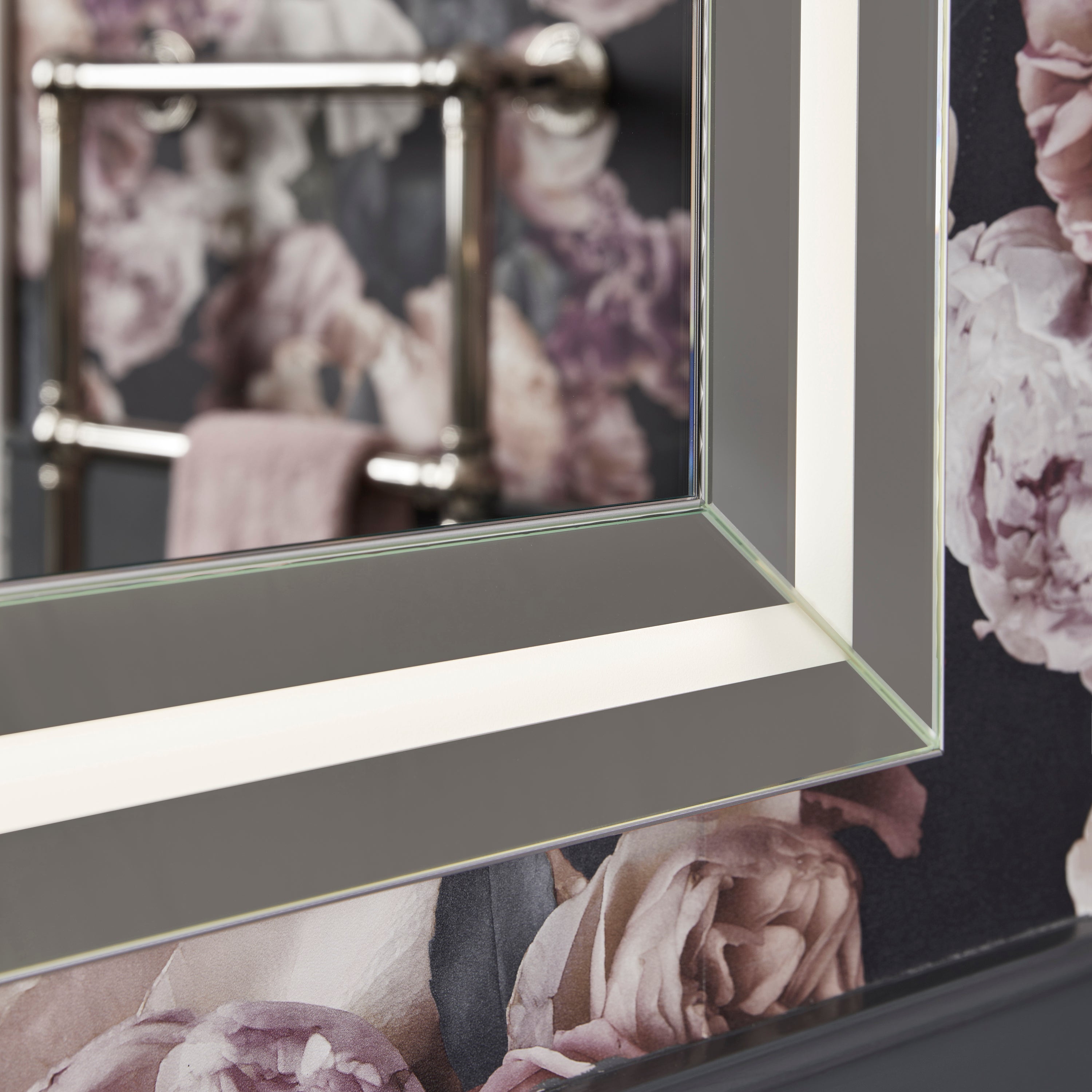 Origins Living Ravenna Light Mirror 75 - 75x90cm