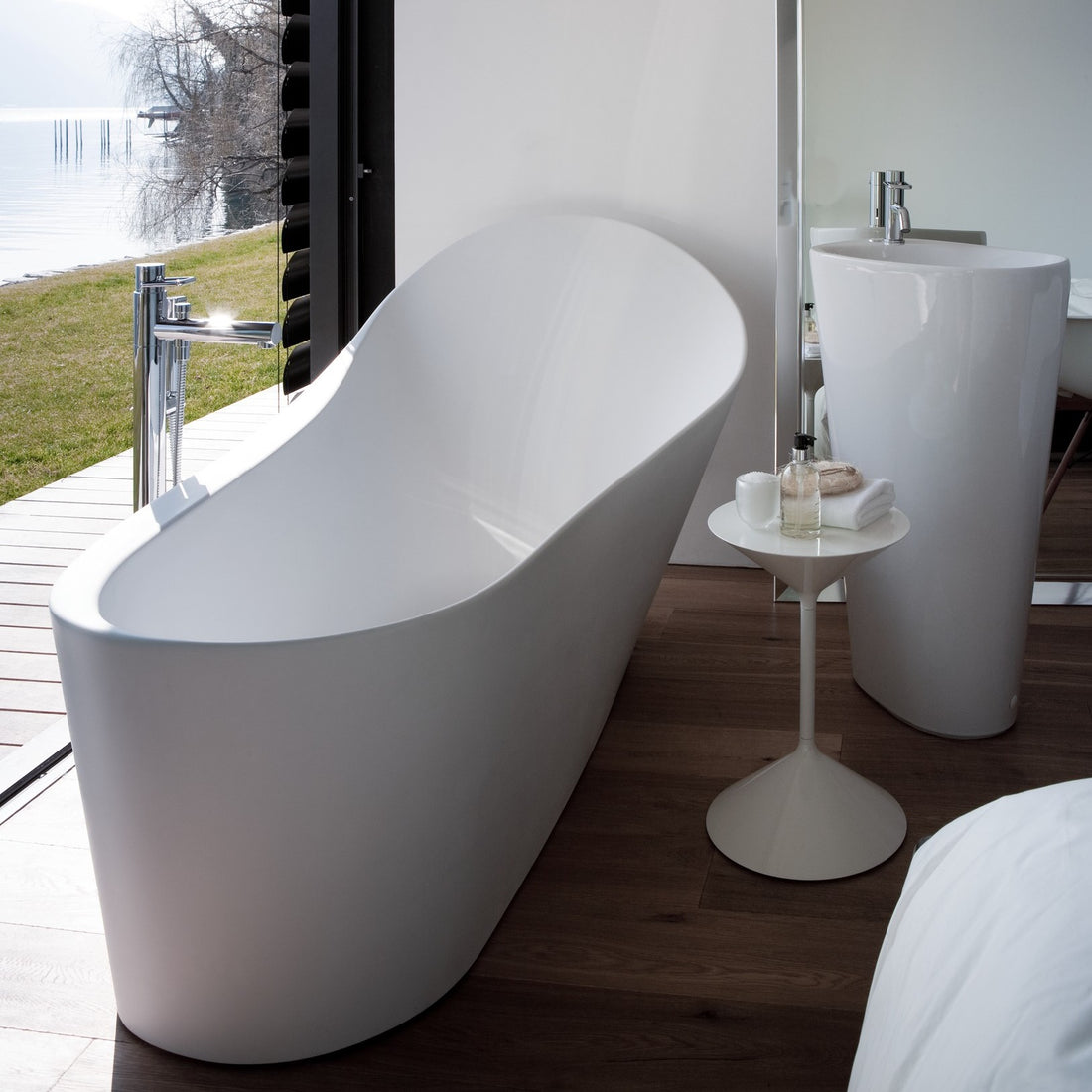 Laufen Palomba Freestanding Solid Surface Bath