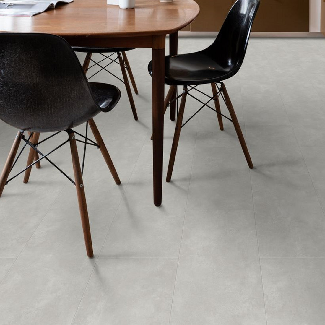 Kompact Klick Ceramica Grigio Chiaro vinyl kitchen flooring with dinning table 11936