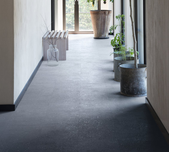 Kompact KlickFloor - Dove Celestial Stone vinyl hallway flooring with plants 46996BV