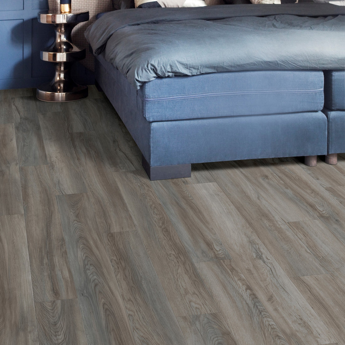 Kompact KlickFloor - Huckleberry Dark Smoke Oak vinyl bedroom flooring with bed and stand 82941